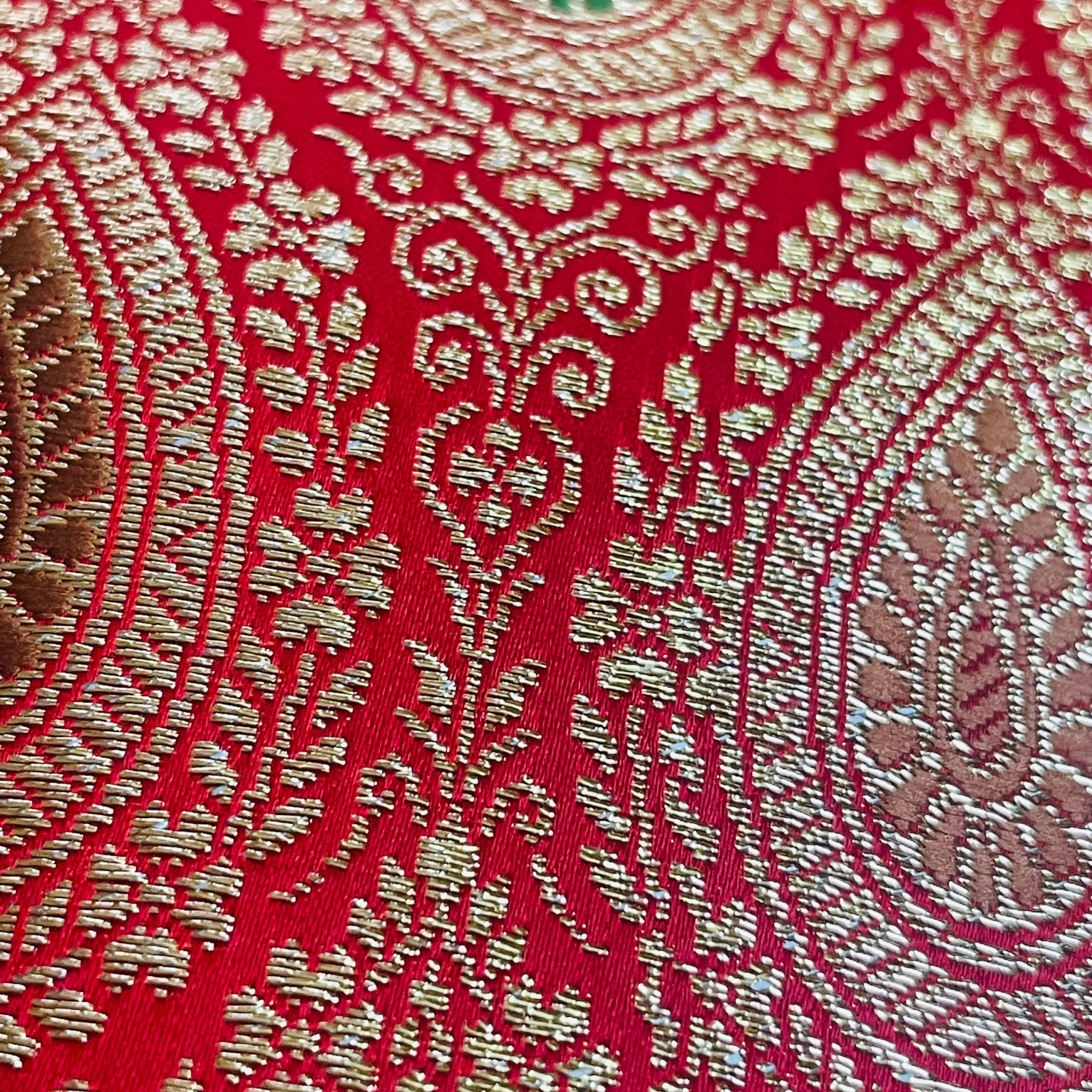 classic-crimson-06