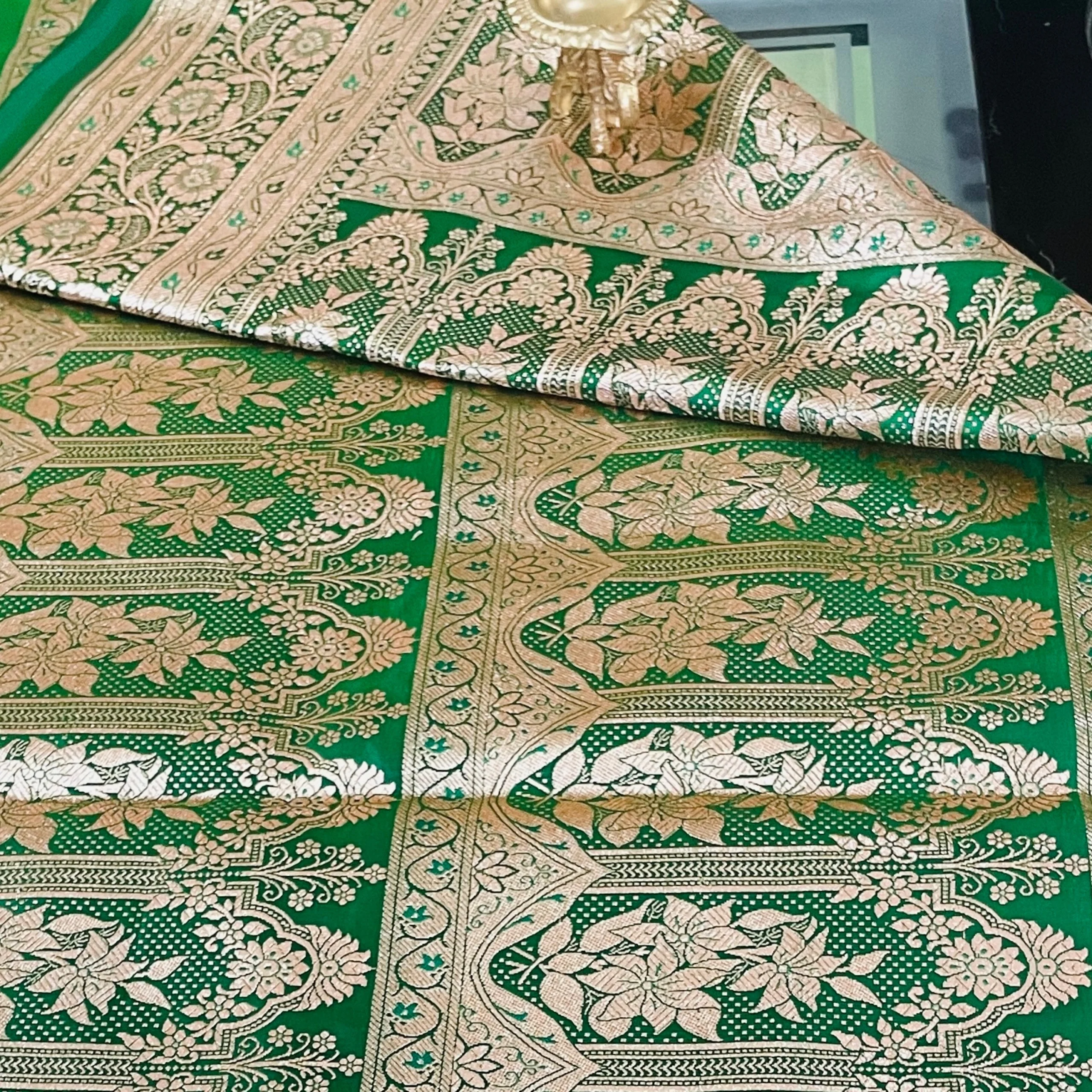 emerald-green-04
