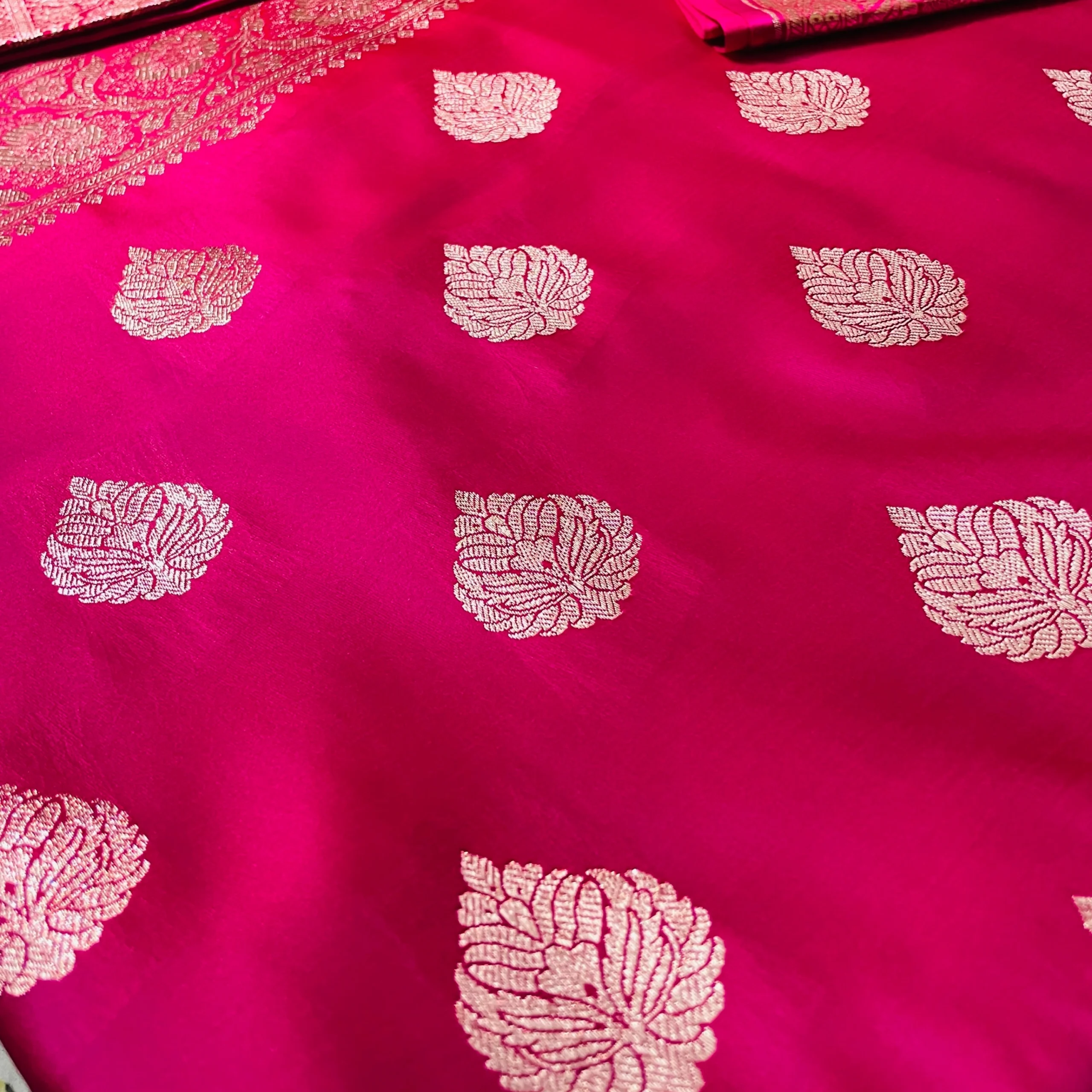 hot-pink-motifs-medium-04