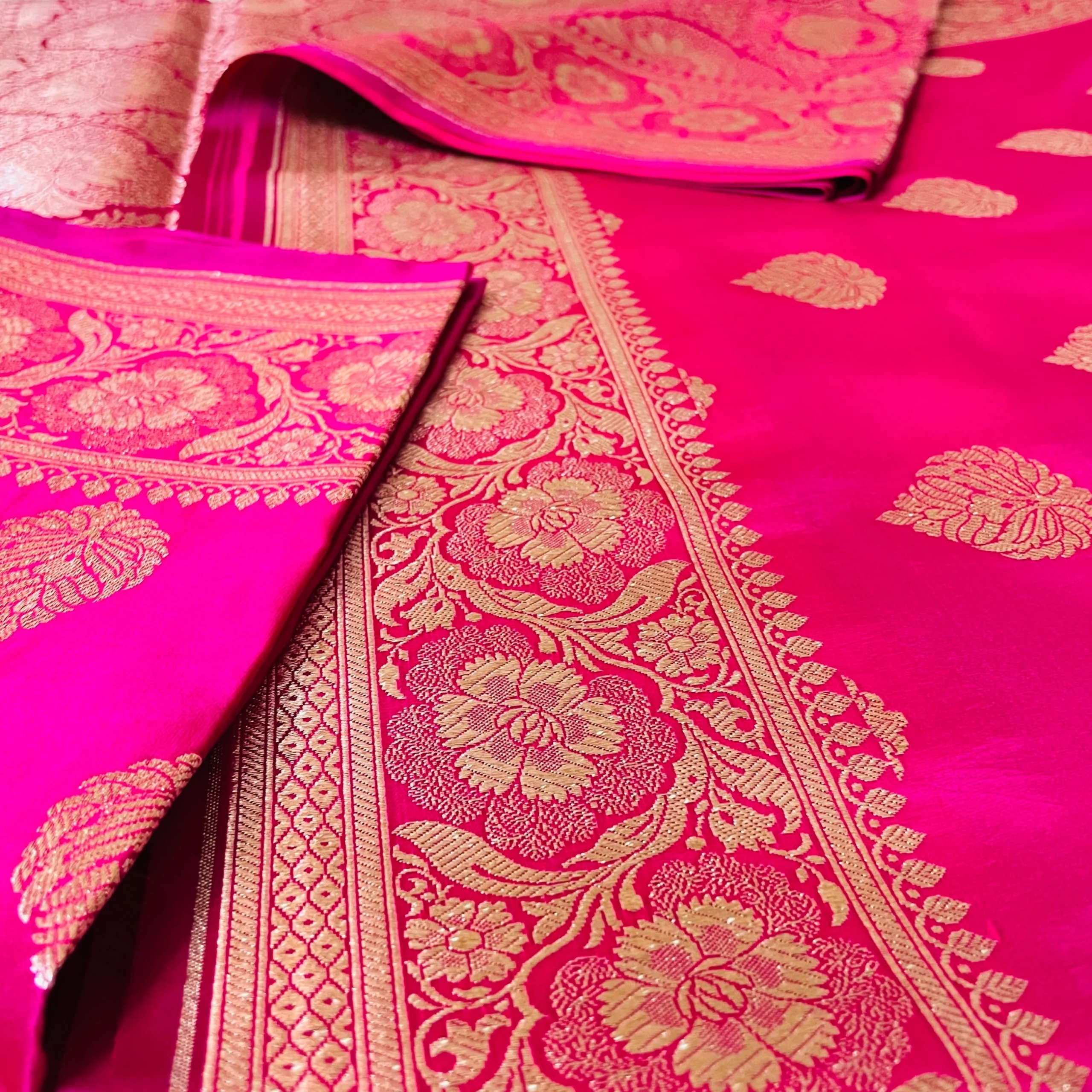 hot-pink-motifs-medium-07