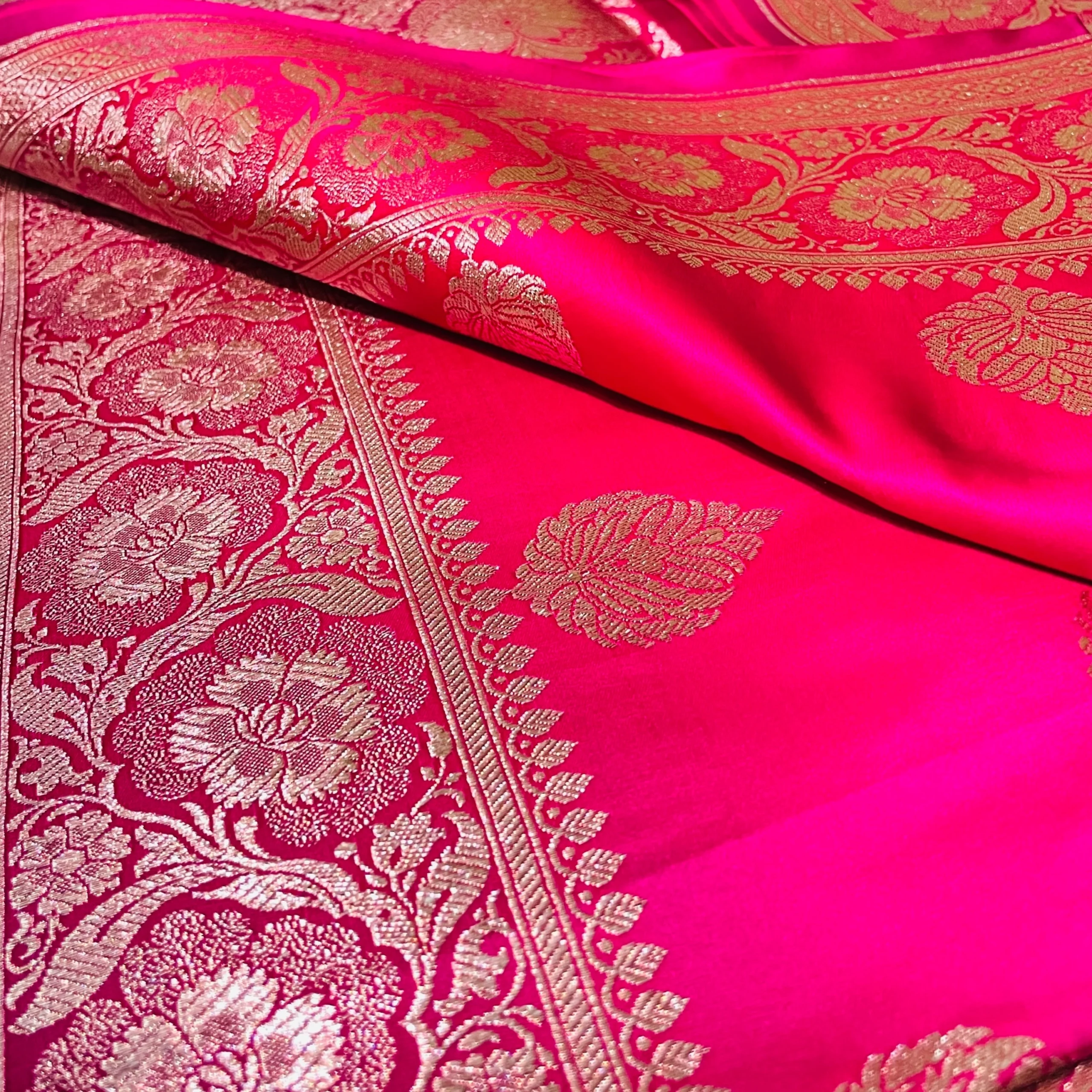 hot-pink-motifs-medium-08