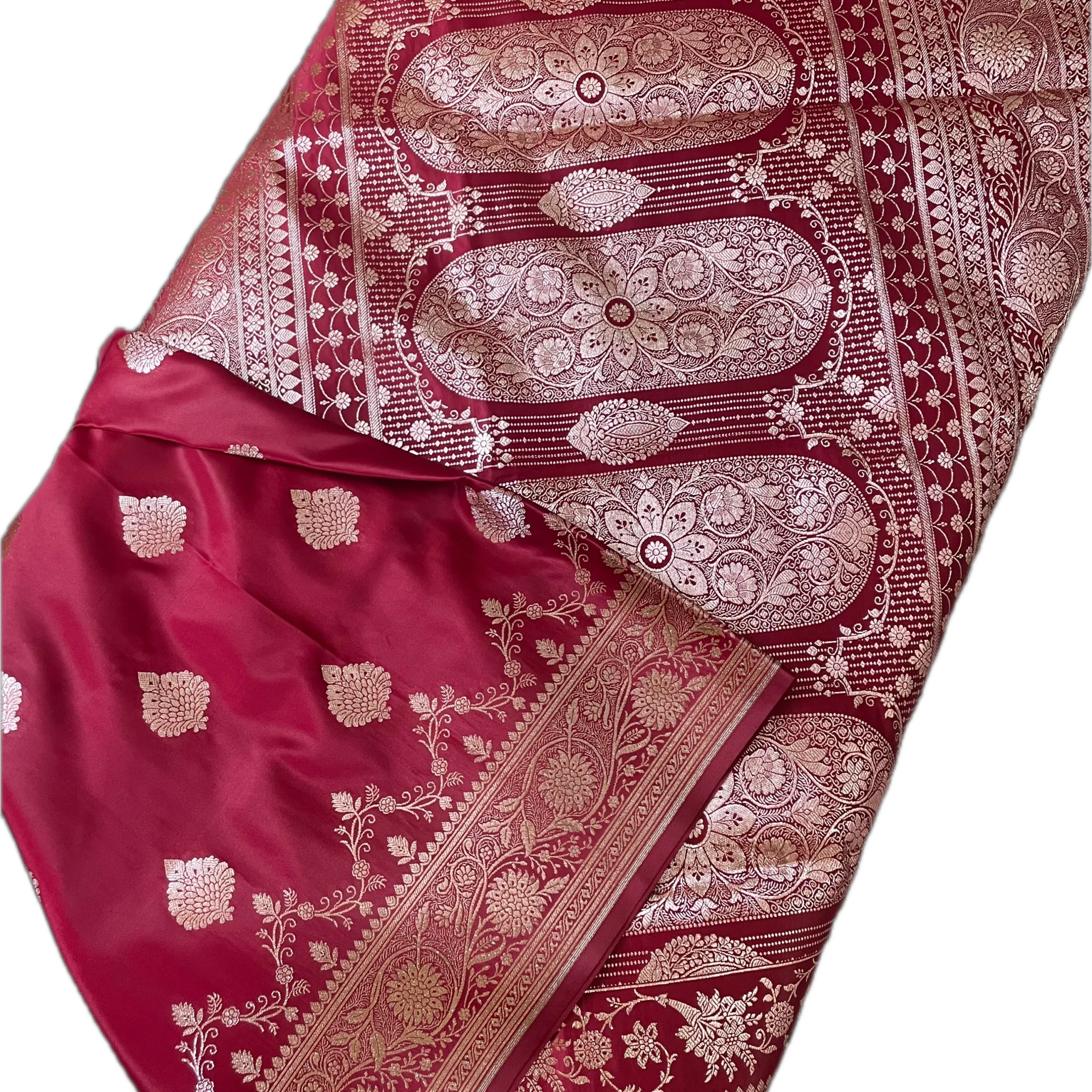 maroon-motifs-04