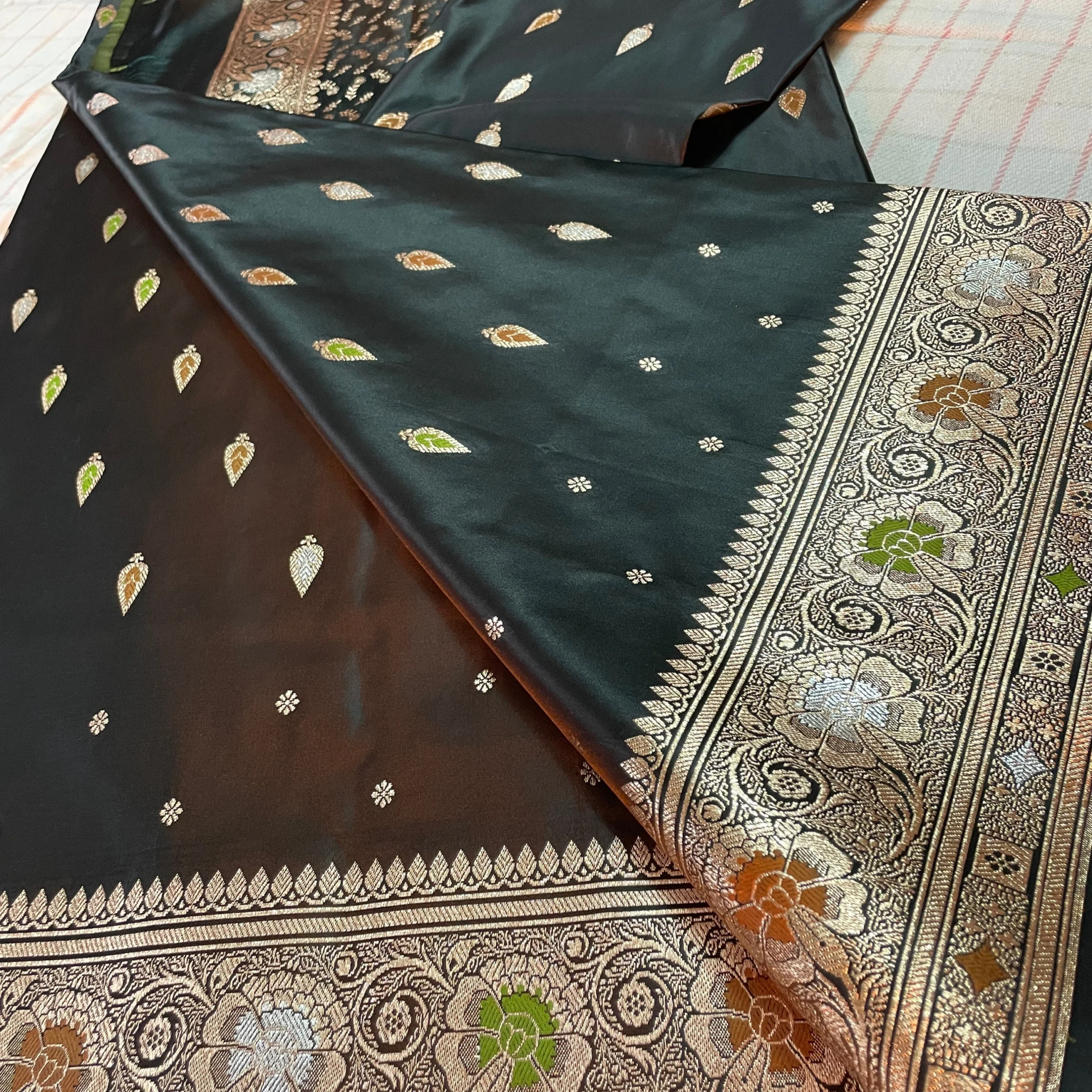 midnight-sage-black-meenakari-02